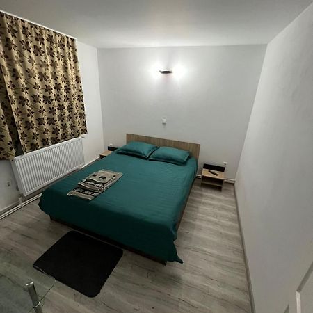 Garsoniera Casa Dragoeni, Targu Jiu Apartment Luaran gambar