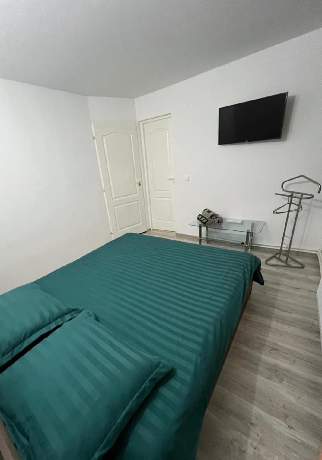 Garsoniera Casa Dragoeni, Targu Jiu Apartment Luaran gambar