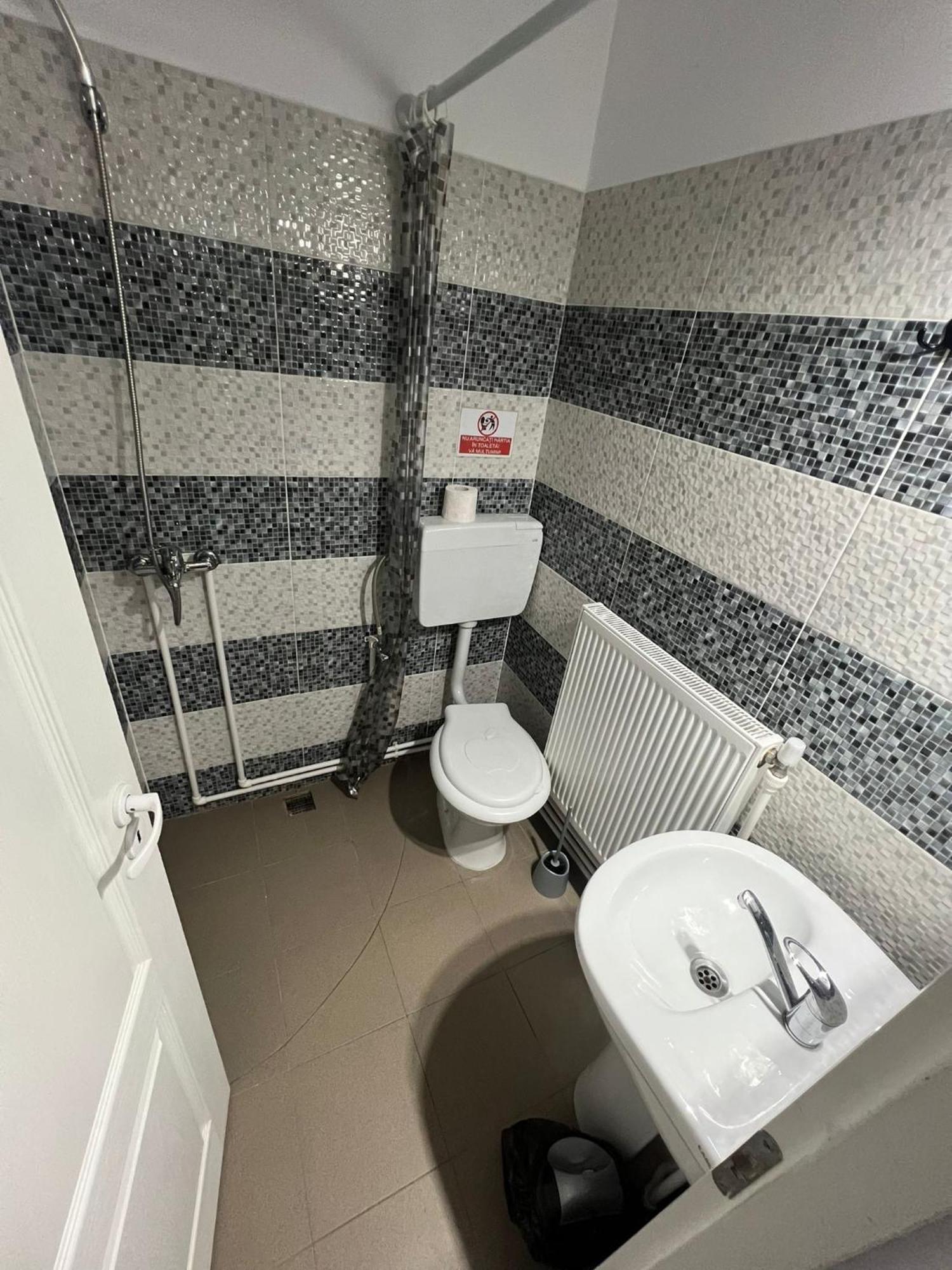Garsoniera Casa Dragoeni, Targu Jiu Apartment Luaran gambar